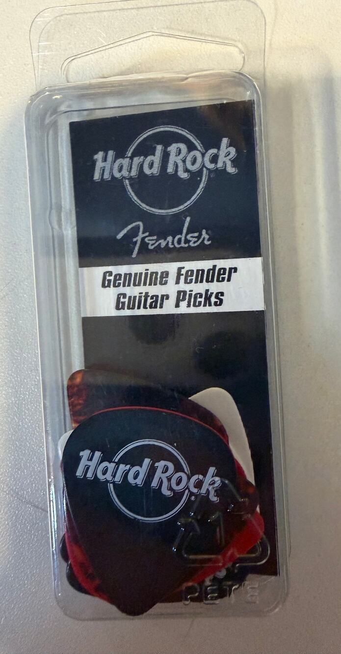 NIB Hard Rock Cafe Fender Guitar Picks